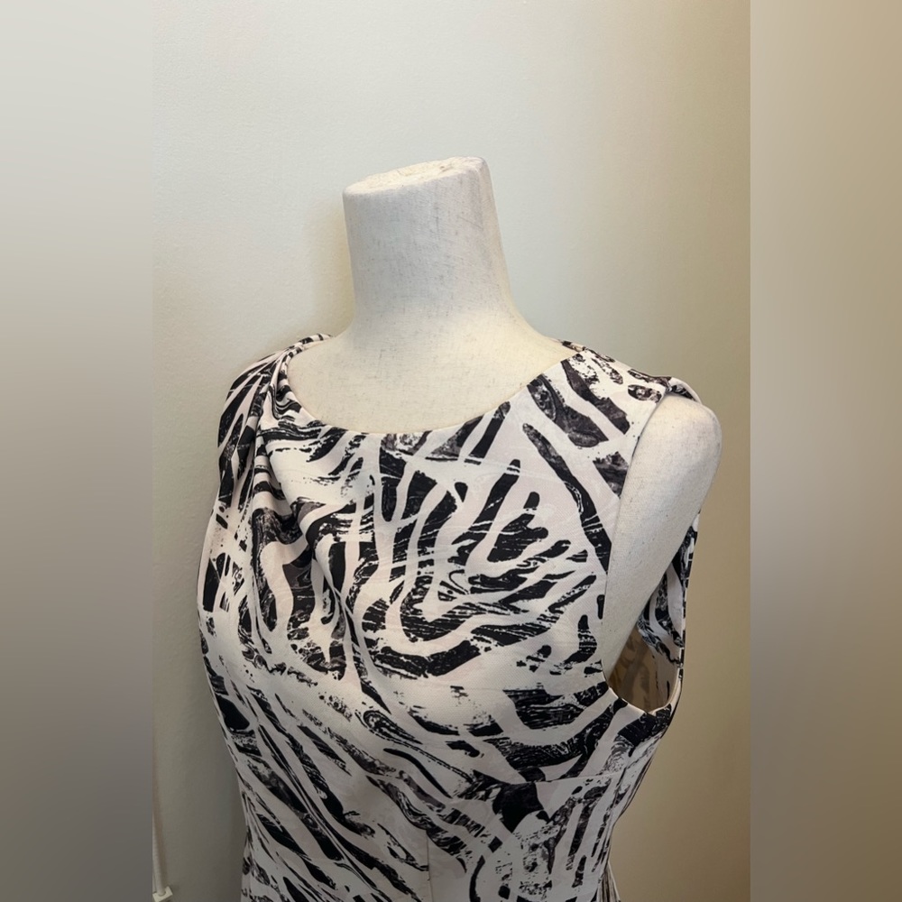 Dress - Picture 6 of 6